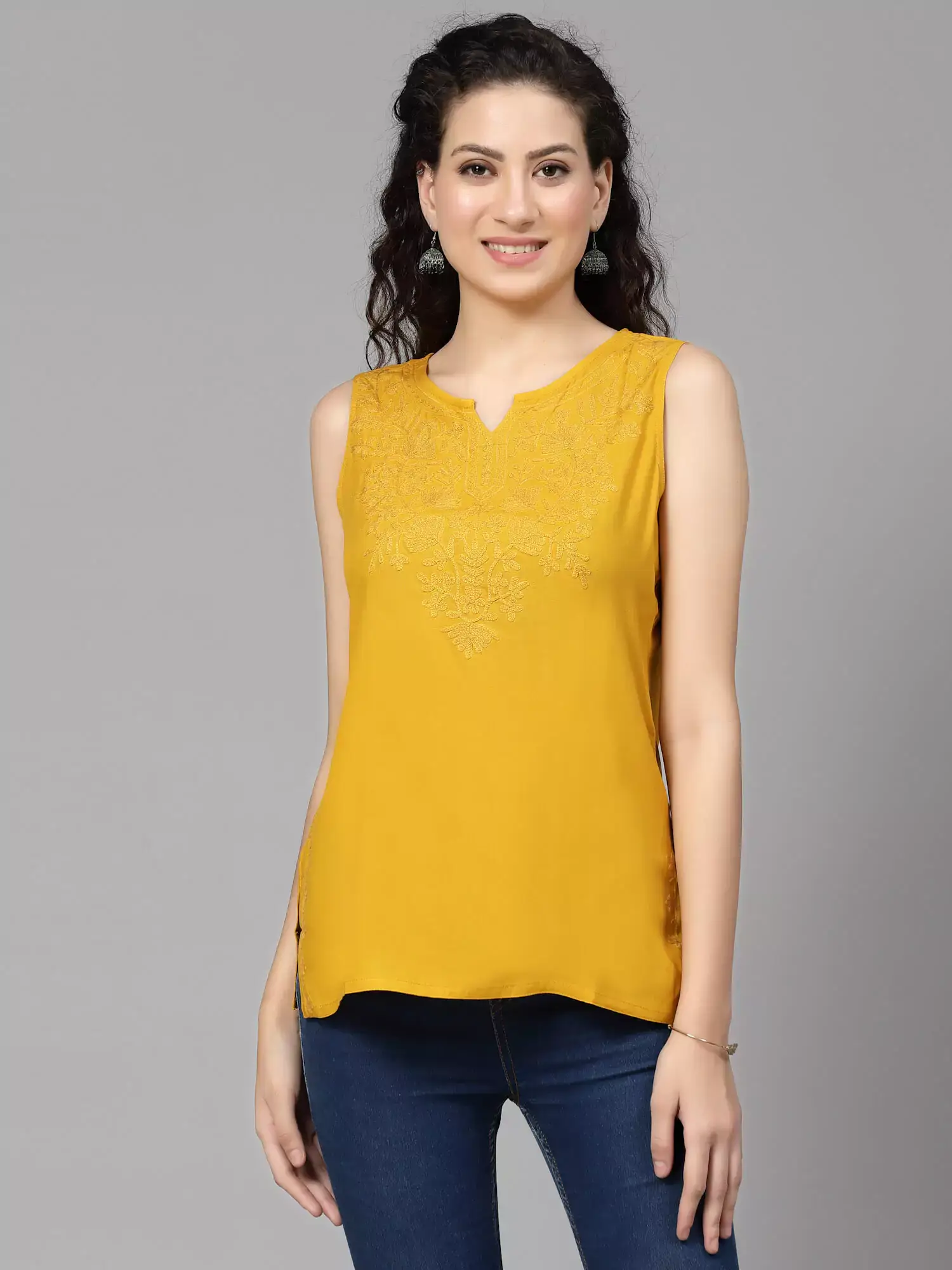mustard-self-slevless-ari-short1-1-1.webp
